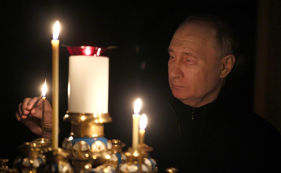 Владимир Путин почтил память погибших в результате теракта в «Крокус Сити Холле».