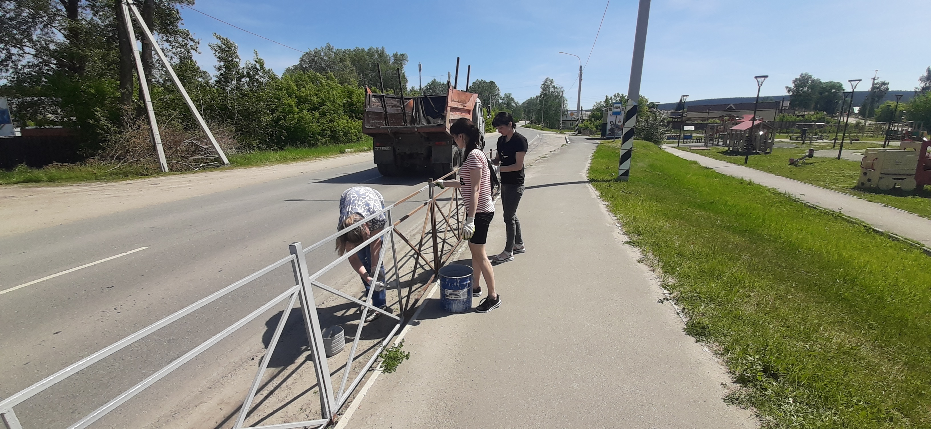 Сегодня в Сквере Юность прошел субботник..