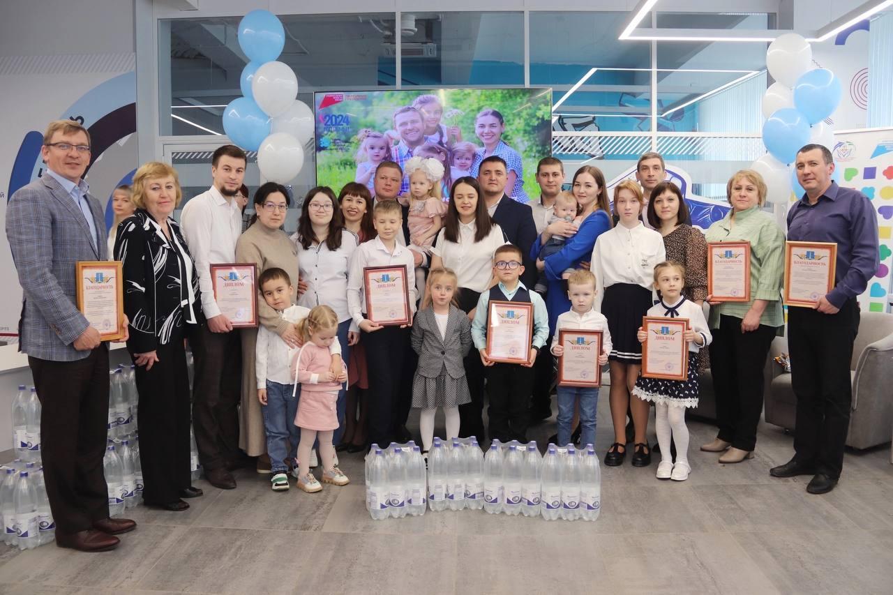 ️В Ульяновской области наградили конкурсантов «Семейного ЗОЖ-марафона».