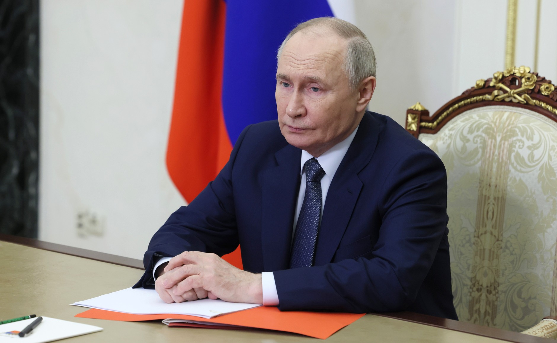 Телефонный разговор с Эмиром Катара Тамимом Бен Хамадом Аль Тани.