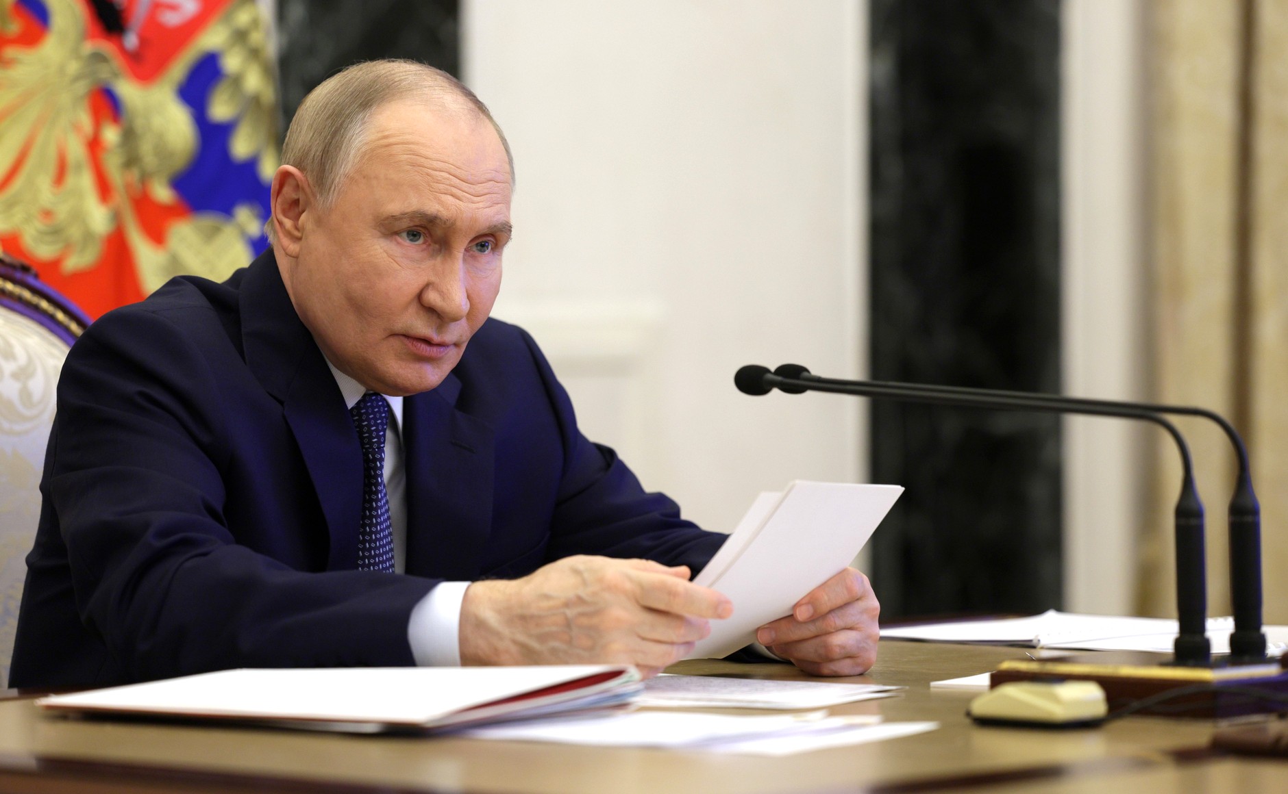 Владимир Путин провёл в Кремле совещание.
