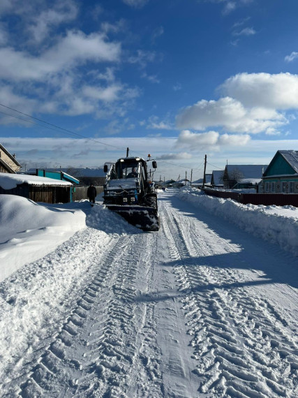 Во всех поселениях Барышского района продолжается активная работа по расчистке дорог от снега.