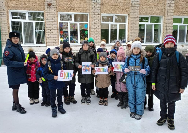 В рамках реализации регионального проекта «Безопасность дорожного движения в Ульяновской области» и Декады безопасности дорожного движения сотрудники Госавтоинспекции г. Барыша совместно с юными инспекторами движения провели областную профилактическую акц. В рамках реализации регионального проекта «Безопасность дорожного движения в Ульяновской области» и Декады безопасности дорожного движения сотрудники Госавтоинспекции г. Барыша совместно с юными инспекторами движения провели областную профилактическую акц.