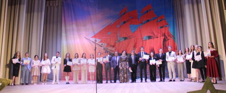 Церемония награждения выпускников школ Барышского района за особые успехи в учении..