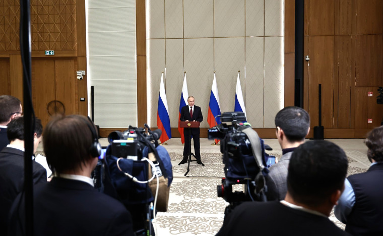 По итогам государственного визита в Казахстан и саммита ОДКБ Владимир Путин ответил на вопросы журналистов.. По итогам государственного визита в Казахстан и саммита ОДКБ Владимир Путин ответил на вопросы журналистов..