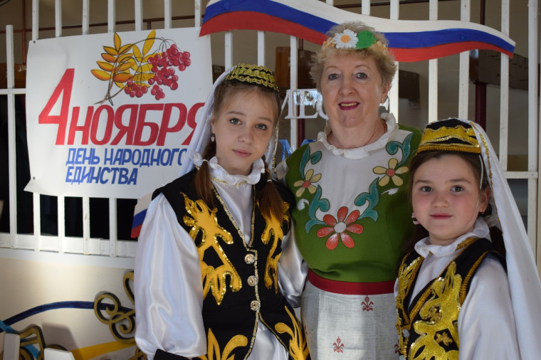 Праздничный концерт, посвященный Дню народного единства🇷🇺. Праздничный концерт, посвященный Дню народного единства🇷🇺.