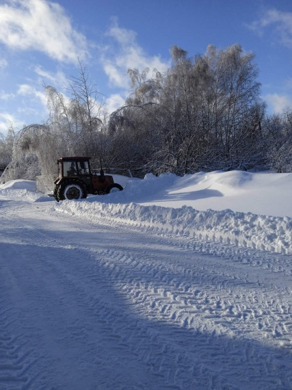 Во всех поселениях Барышского района продолжается активная работа по расчистке дорог от снега.