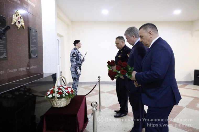 В Ульяновской области почтили память росгвардейцев, погибших при исполнении служебного долга.