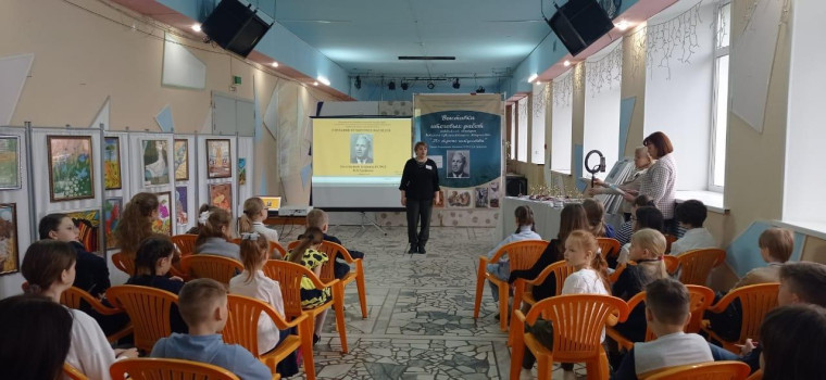1 5 апреля в ЦКиД состоялось открытие первой выставки детского искусства.