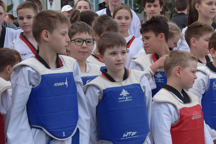 В Барыше состоялась легкоатлетическая эстафета.
